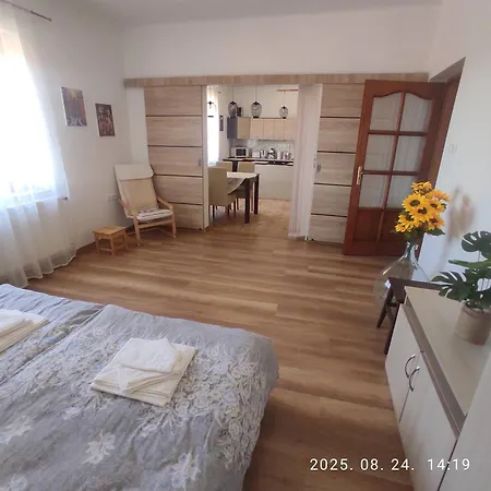 Pihenohaz * Peçuy