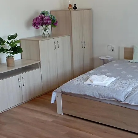 Pihenohaz Vendégház *